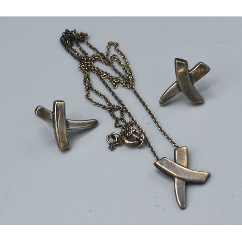 187 - A Tiffany 925 Silver Necklace together with a pair of matching ear studs