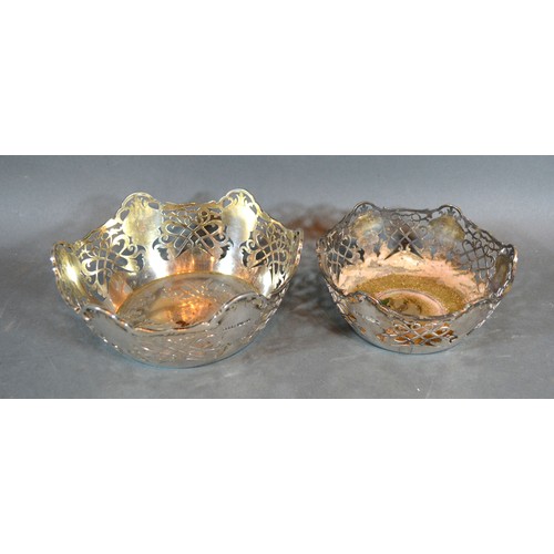 200 - A Sheffield Silver Bon Bon Dish of pierced shaped form together with a matching similar smaller, 13 ... 