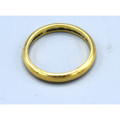 366 - An 18ct. Gold Wedding Band 3.1 gms.