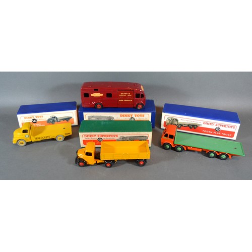 9 - A Dinky Toys Horse Box No.581 together with another Foden Flat Truck No.502, another Bedford Articul... 