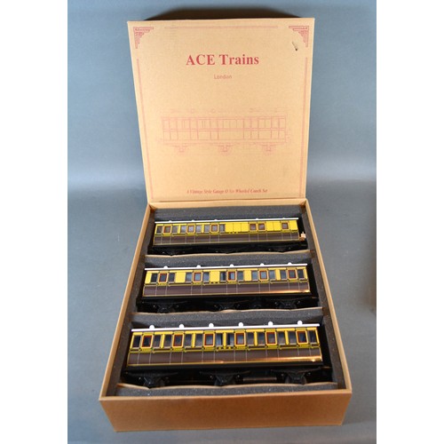 76 - Ace Trains A Vintage Style Gauge 0 Six Wheel Coach Set GWR No.4 within original box