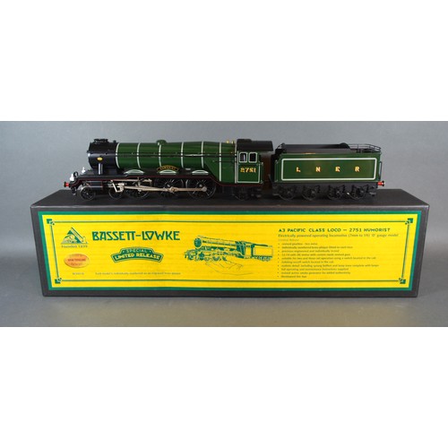 82 - A Bassett-Lowke Special Limited Release A3 Pacific Class Locomotive Humorist LNER 2751 0 Gauge withi... 