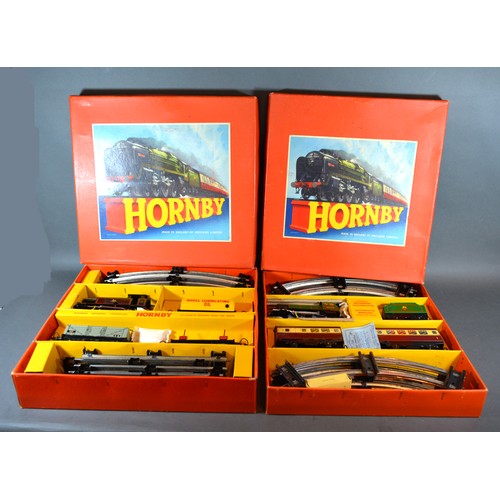 86 - A Hornby Trains Passenger Set No.31 0 Gauge within original box together with another Hornby Trains ... 