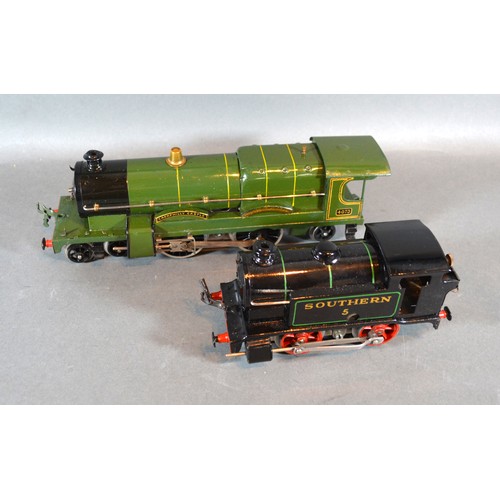 87 - A Hornby 0 Gauge Locomotive Caerphilly Castle No.4073 together with another similar locomotive South... 