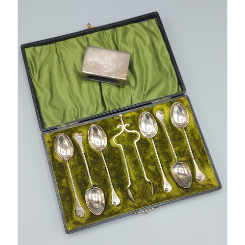 206 - A set of six Edwardian silver teaspoons with matching sugar tongs within fitted case, Birmingham 190... 