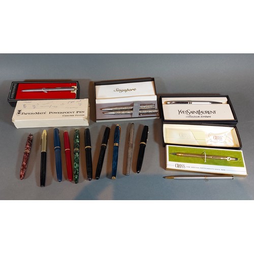 237 - A Parker Duofold fountain pen, together with a collection of other pens to include Cross, Shaffer an... 