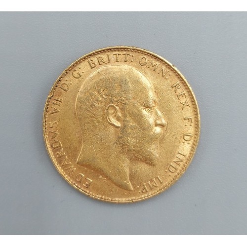 138 - An Edwardian gold full sovereign dated 1907