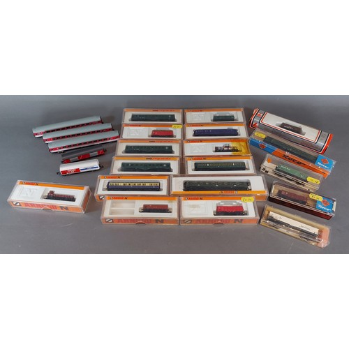 263 - A collection of Arnold N gauge rolling stock together with other N gauge rolling stock