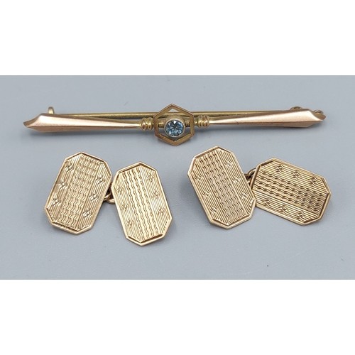 96 - A 9ct gold bar brooch set with Aquamarine together with a pair of 9ct gold cufflinks, 5.2gms