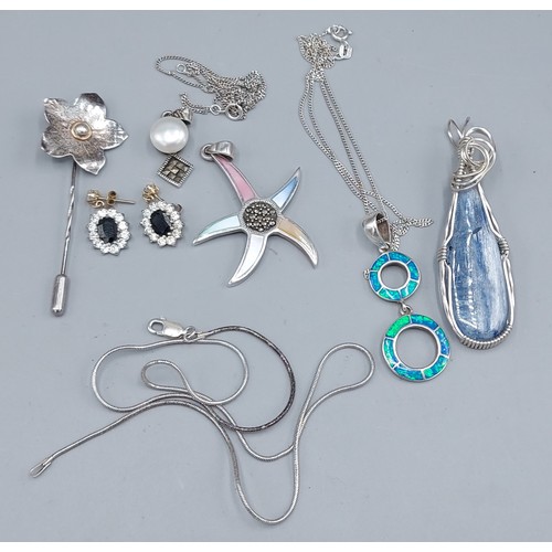 106 - A small collection of silver and other jewellery