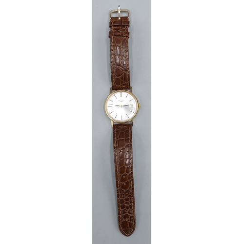 76 - A 9ct gold cased Gentlemans wristwatch by Rotary with leather strap