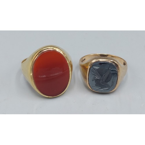 122 - A 9ct gold stone set Signet ring together with another similar 9ct gold Signet ring, 14.4gms, ring s... 