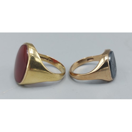 122 - A 9ct gold stone set Signet ring together with another similar 9ct gold Signet ring, 14.4gms, ring s... 