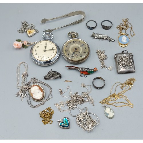 134 - A small collection of jewellery to include two pocket watches and an Art Nouveau silver Vesta case