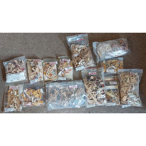 400 - A collection of wooden Jigsaw puzzles from The Game and Jigsaw Pit