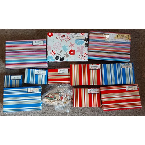 401 - A collection of wooden Jigsaw puzzles from The Game and Jigsaw Pit in boxes