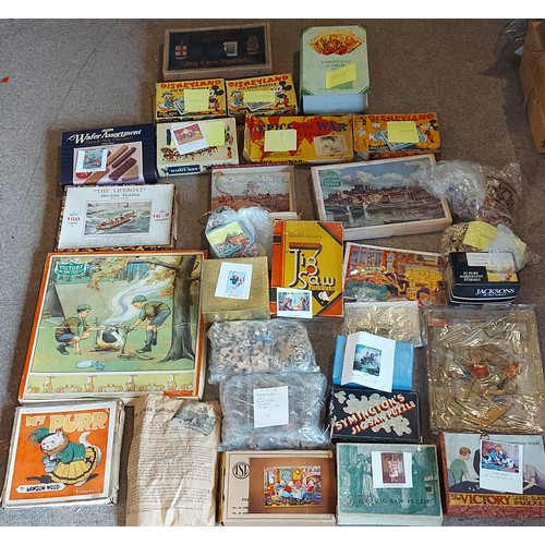 404 - A Victory Jigsaw puzzle Wolf Cubs Holiday together with a collection of other Puzzles to include GWR