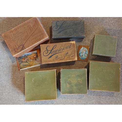 412 - A collection of four French puzzles by Perplexite to include Artistique, Zig Zag and two others toge... 