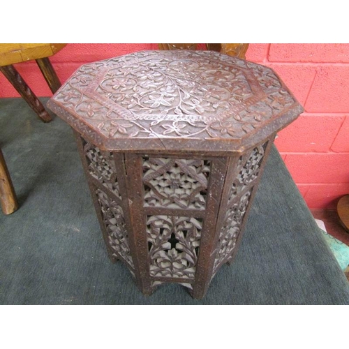 210 - Small carved Indian table - H: 36cm