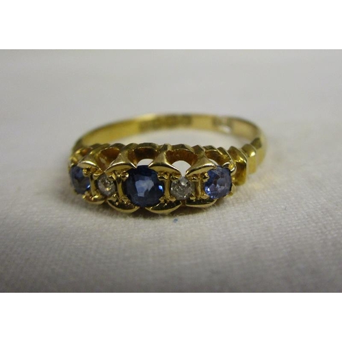 83 - Antique 18ct gold sapphire & diamond ring