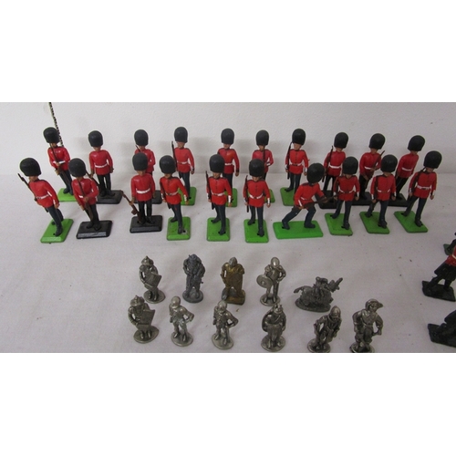 158 - Large collection of soldier figures