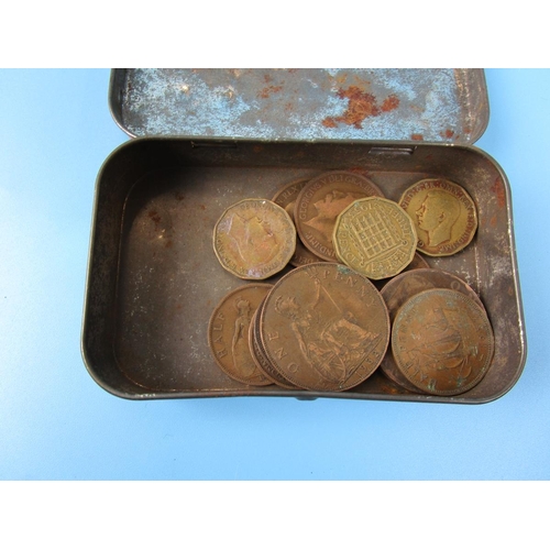 216 - 1940s WWII hat box containing original WWII items