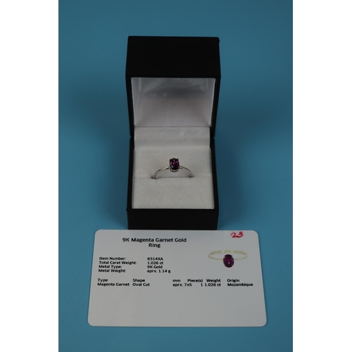 22 - White gold magenta garnet ring (with certificate)