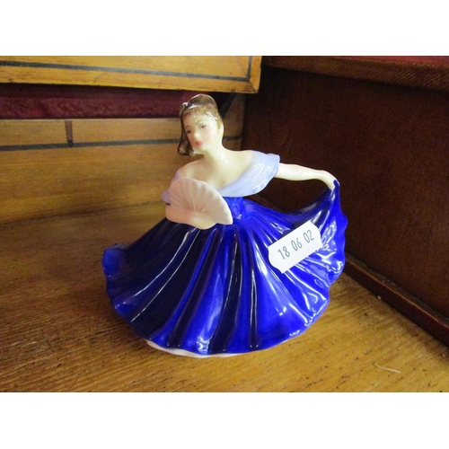 284 - Collection of five Royal Doulton figurines and ceramic sign