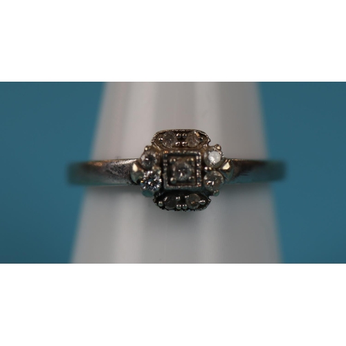 39 - White gold Art Deco style diamond ring