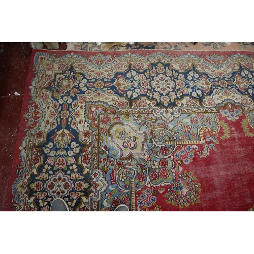 450 - Large fine quality antique carpet with floral pattern - Approx 490cm x 310cm