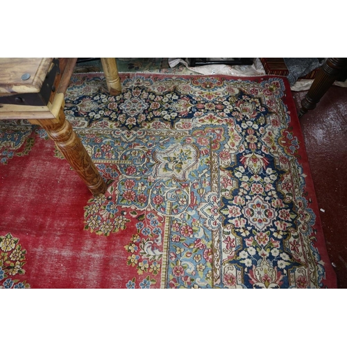 450 - Large fine quality antique carpet with floral pattern - Approx 490cm x 310cm