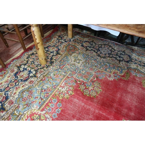 450 - Large fine quality antique carpet with floral pattern - Approx 490cm x 310cm