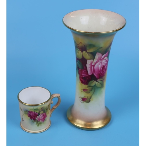 122 - 2 pieces of Royal Worcester signed M Hunt - Flowers on blush ivory background, both signed M Hunt