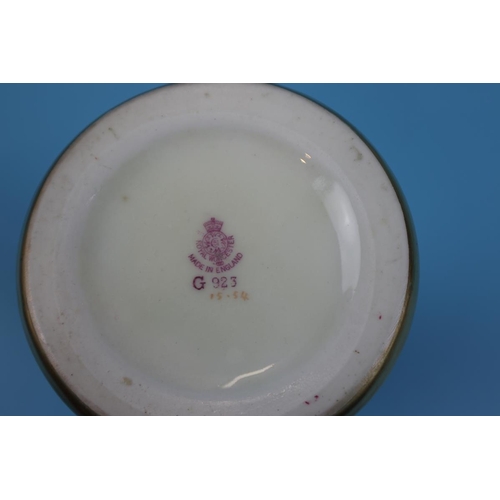 122 - 2 pieces of Royal Worcester signed M Hunt - Flowers on blush ivory background, both signed M Hunt