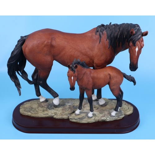 123 - Large horse & foal - The Leonardo Collection - Approx H: 35cm