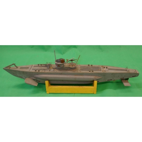 184 - Model RC submarine