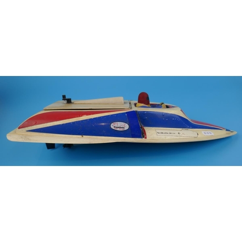 186 - Small RC racing boat with motor & servo