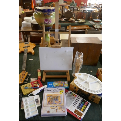 227 - Artist collectables to include paints & easel