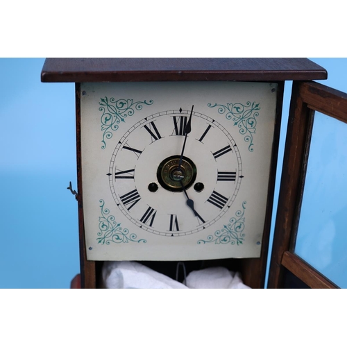 138 - Restored American shelf clock