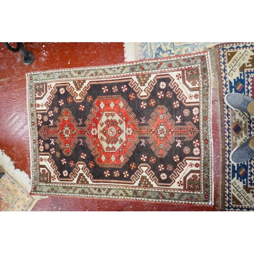 492 - Antique rug - 155cm x 110cm