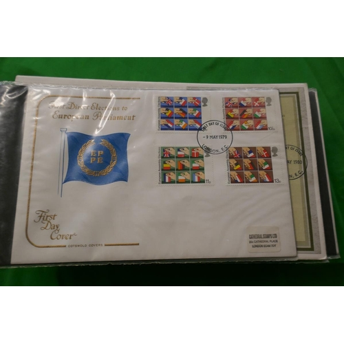 89 - 4 albums of First Day covers