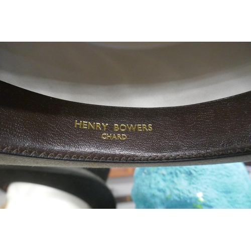 92 - 2 horse riding top hats