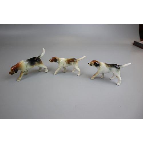 151 - Horses & hounds to include Beswick