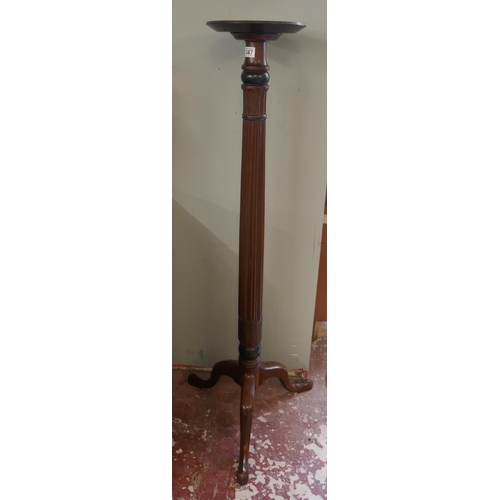 347 - Large mahogany torchère - Approx H: 149cm