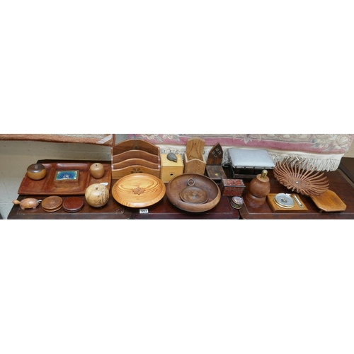 357 - Collection of woodenware