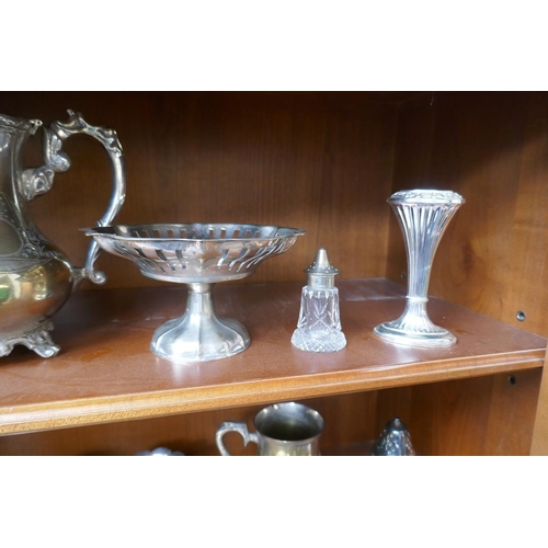 370 - Collection of metalware