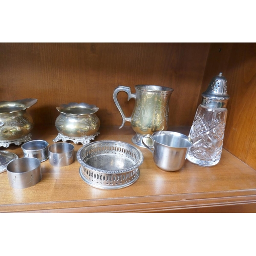 370 - Collection of metalware