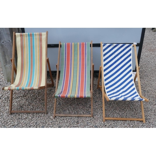 427 - 3 vintage deck chairs