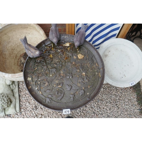 470 - Metal bird bath adorned with birds