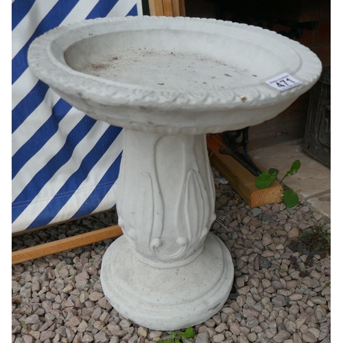 471 - Stone bird bath